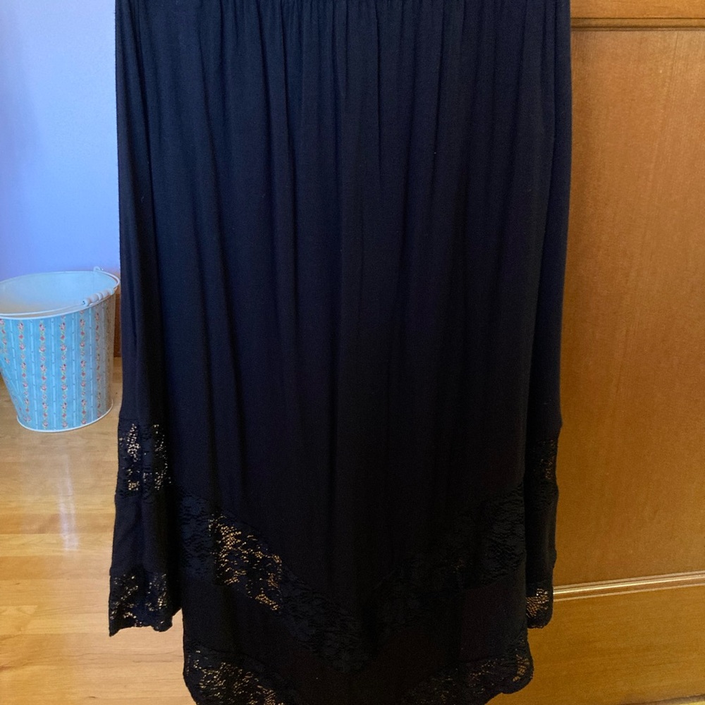 Girl’s Elegant Black Lace Trim Skirt